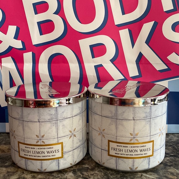 Bath & Body Works 3-Wick candles - Picture 3 of 7